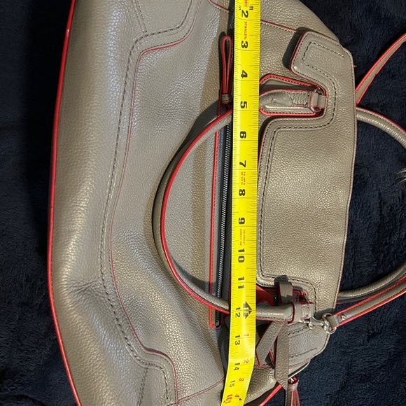 Beautiful coach bag used as good as new. It is beautiful.💼 - Picture 11 of 12